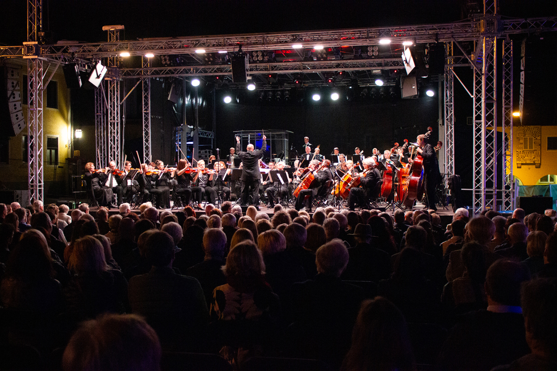Kammerorchester Moosburg mit Auer Voices