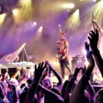 The Vipers Queen Tribute Band live auf der Bühne mit Frontmann Beppe
